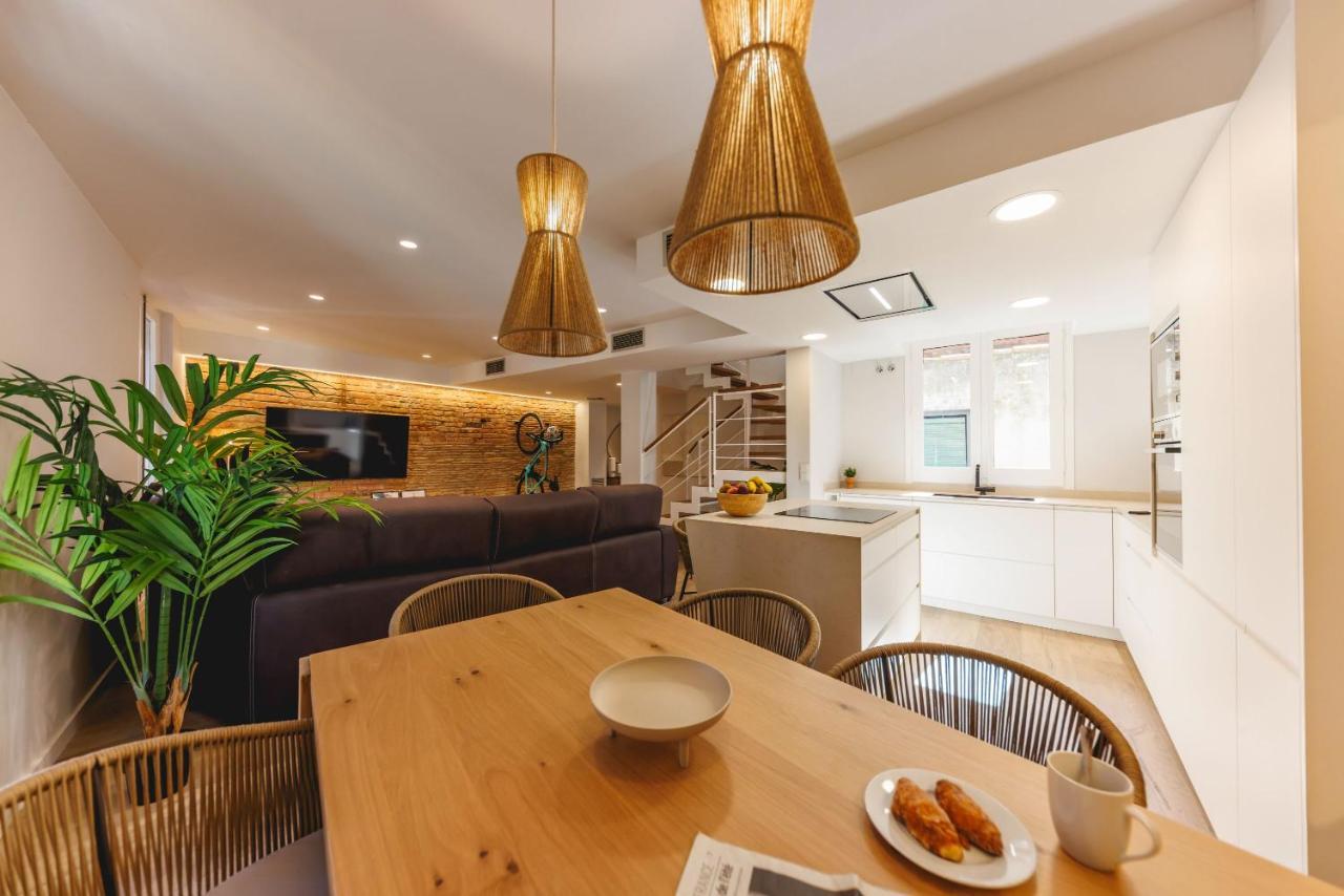 Bravissimo Cort Reial Duplex, Spacious With 3 Bedrooms Girona Exterior photo